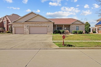 4701 Chestnut Grove Dr, Champaign, IL 61822