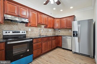 5 Maple St, Marcus Hook, PA 19061