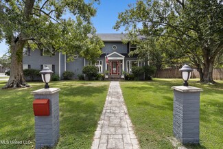 14525 Porteaux Bay Dr, Biloxi, MS 39532