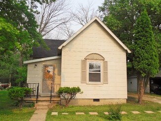469 S Main St, Upland, IN 46989