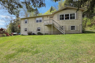 186 Flood Bridge Rd, Southbury, CT 06488