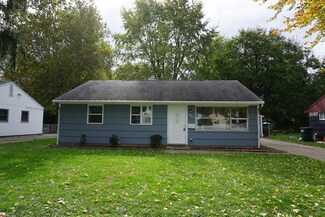 1227 Paula Dr, Champaign, IL 61821