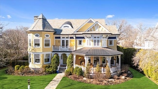 34 Magnolia Ave, Larchmont, NY 10538