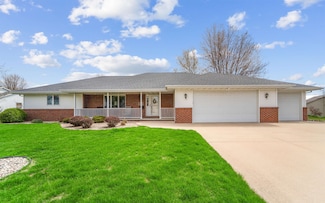 1583 Whirlaway Ct, Neenah, WI 54956