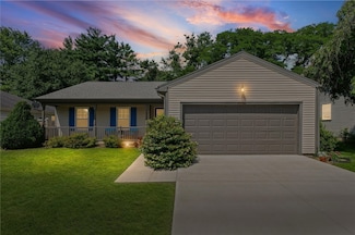 2506 Woodlawn Dr, Charleston, IL 61920