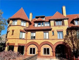 23200 Lake Rd Unit 48, Bay Village, OH 44140