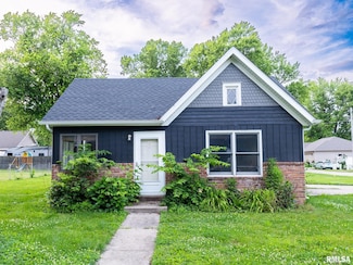 321 E Tazewell St, Tremont, IL 61568