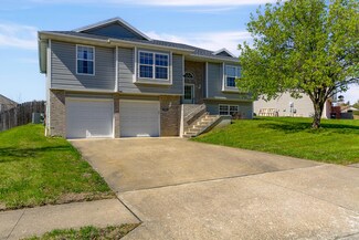 5303 Sandstone Dr, Columbia, MO 65202