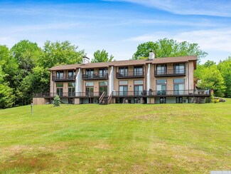 46 Townhouse Ln Unit 2, Windham, NY 12496