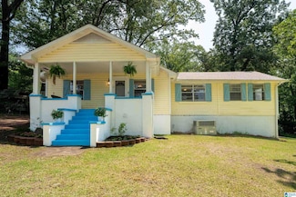 220 Honeysuckle Ln, Gardendale, AL 35071