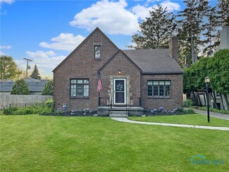 3740 Mapleway Dr, Toledo, OH 43614