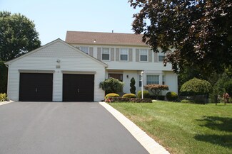 15 Devon Dr, Manalapan, NJ 07726