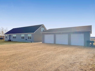 811 1st St W, Culbertson, MT 59218