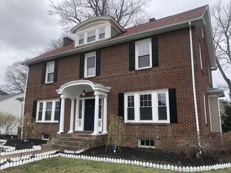 16 Belmont St, Fall River, MA 02720