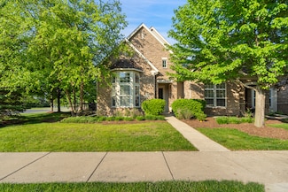 2904 Portage St, Naperville, IL 60564