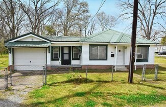 1207 Peterson St, Jennings, LA 70546