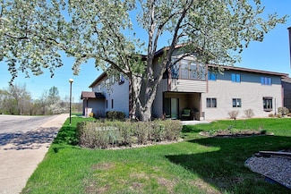 222 Sargent Dr Unit 102, Red Wing, MN 55066