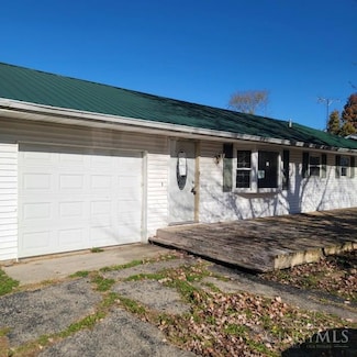 5458 Oak Grove Ave, Blanchester, OH 45107