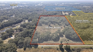 864 W Clarke St, Wildwood, FL 34785