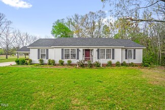 1022 Glover Rd, Dunn, NC 28334