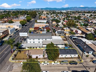 8230 Compton Ave, Los Angeles, CA 90001