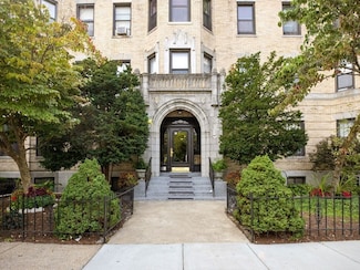 51 Park Dr Unit 5, Boston, MA 02215