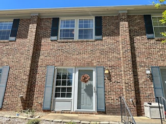 129 Friar Ln, Carrboro, NC 27510