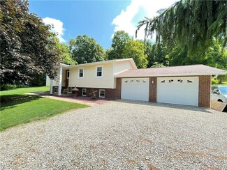 192 Colvin Run Rd, Grindstone, PA 15442