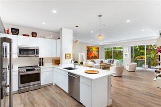 41 SW Seminole St Unit 208, Stuart, FL 34994