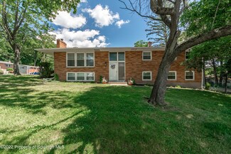 617 Meadow Ln, Clarks Summit, PA 18411