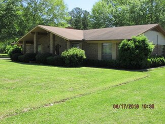 1013 Pinehill Dr, Carthage, MS 39051
