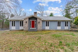 214 Mountaindale Rd, Smithfield, RI 02917