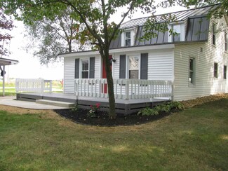 910 E 650 S, Wolcottville, IN 46795