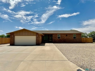 1512 Lexington Rd, Clovis, NM 88101