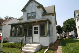 1089 Woodbridge St, Saint Paul, MN 55117