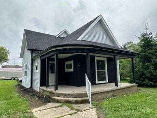 410 E 2nd St, Russellville, IN 46175