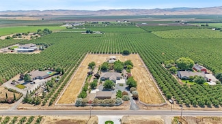 18413 Sycamore Ave, Patterson, CA 95363