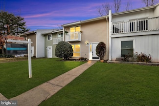 823 Sugarland Run Dr, Sterling, VA 20164