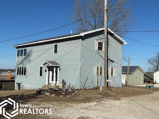 111 Knox St, Oquawka, IL 61469