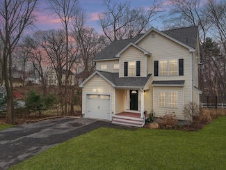 20 Cochrane St, Methuen, MA 01844