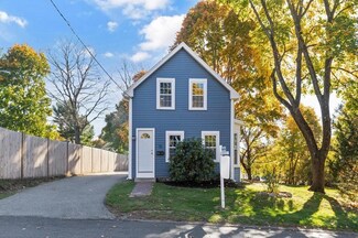 13 Washington Ave, Stoneham, MA 02180