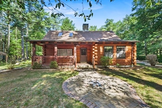 135 Pine St, Rochester, MA 02770
