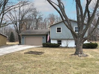 15015 W Vermillion Cir NE, Andover, MN 55304