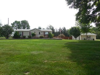 6225 S State Road 3, Wolcottville, IN 46795