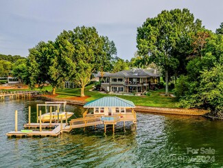 304 Lakeshore Dr, Mooresville, NC 28117