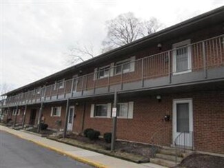 1835 W Hatherleigh Ct Unit 2D, Mount Prospect, IL 60056