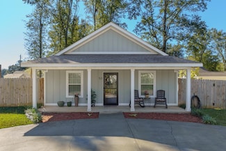 53 2nd Ave, Lucedale, MS 39452