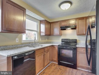 7404 Aspenpark Rd, Lorton, VA 22079
