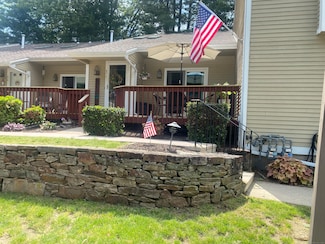477 Carriage Dr, Southington, CT 06489