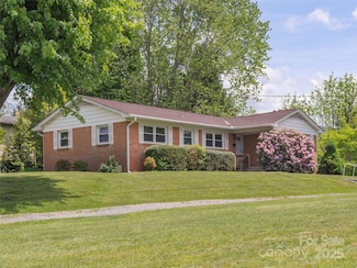 420 Wesley St, Canton, NC 28716